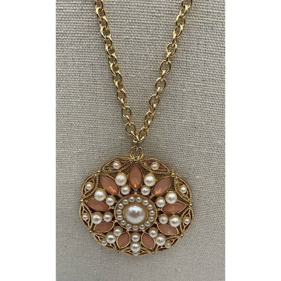 Gold Tone With Peach Rhinestones And Faux Pearls Round Pendant Necklace - Picture 1 of 6